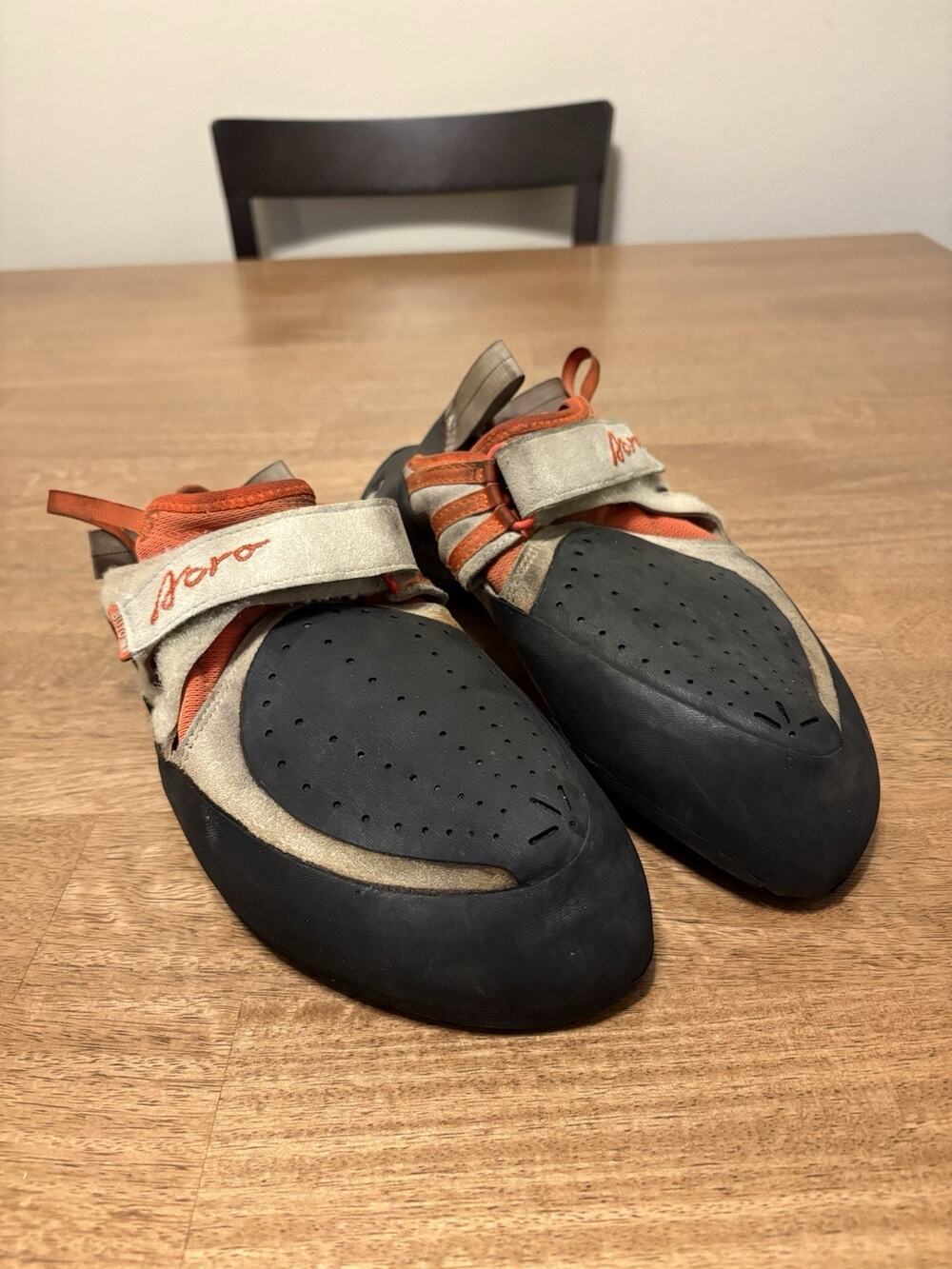 Butora Acro Climbing Shoe Men's Size 13 Orange and Black Bouldering Shoes
